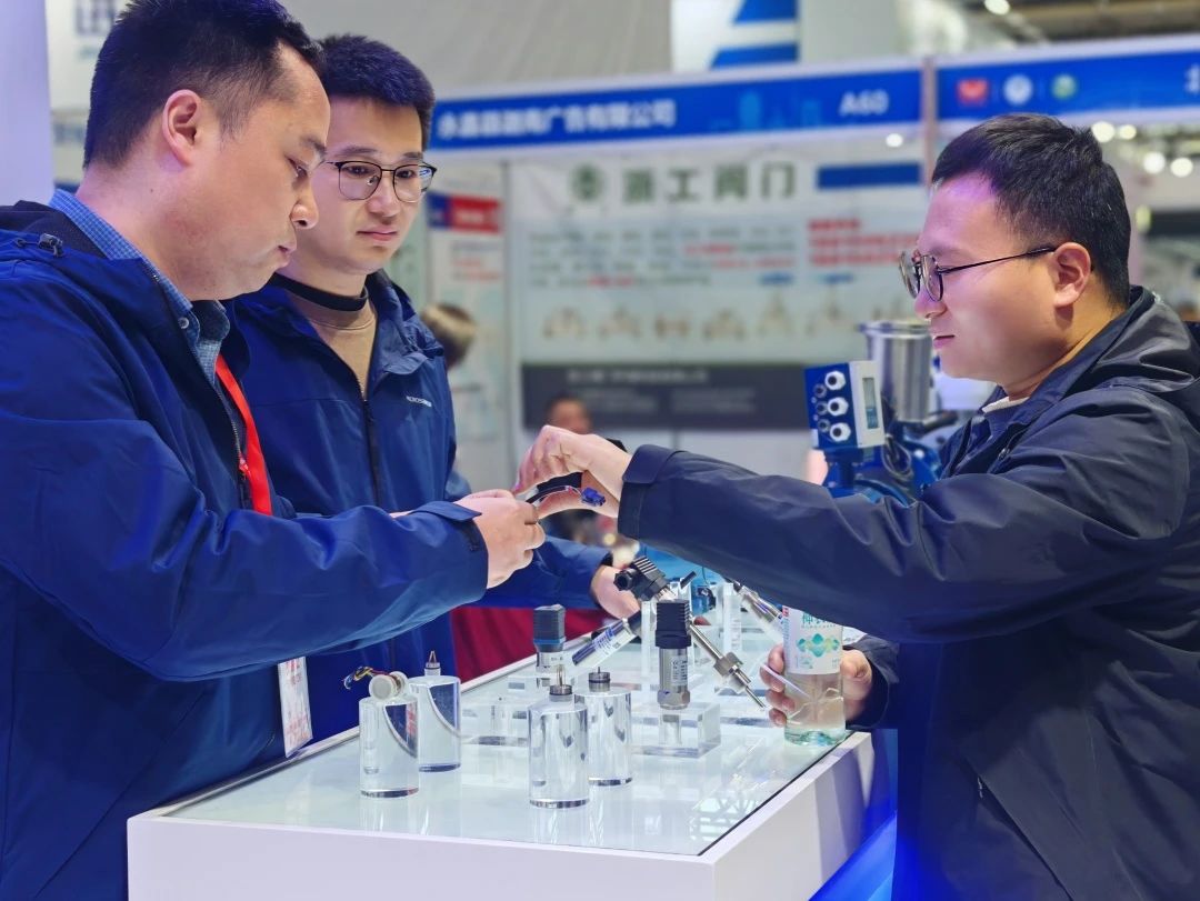 1742981723388151.jpg 4.jpg